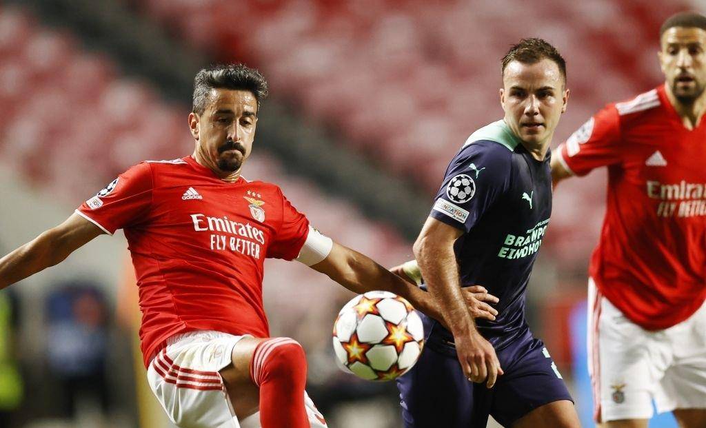 承担更多责 承担更多责