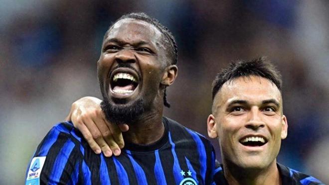 成尖锐对比 成尖锐对比